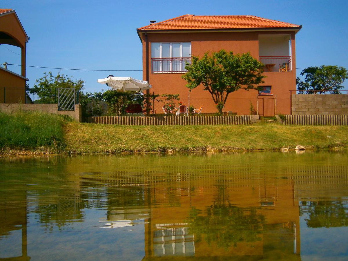 Apartman Boki Требинье Экстерьер фото